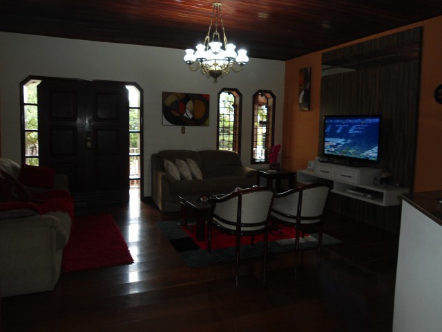 Casa 3 Dormitórios – Jardim Mirante