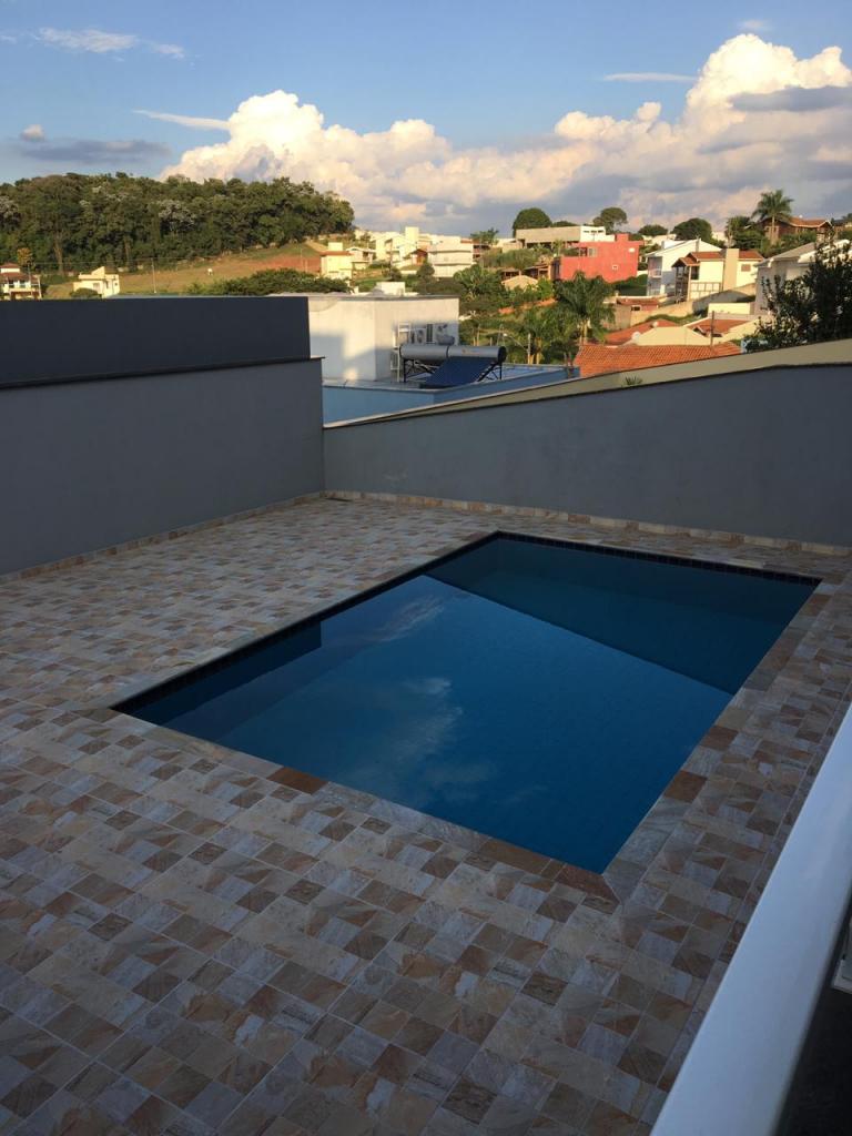 Casa em Condomínio Fechado